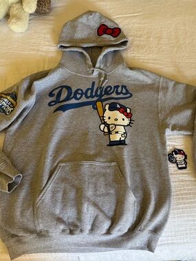 Official Los Angeles Dodgers Hello Kitty Gray Pullover Sweatshirt- NWT